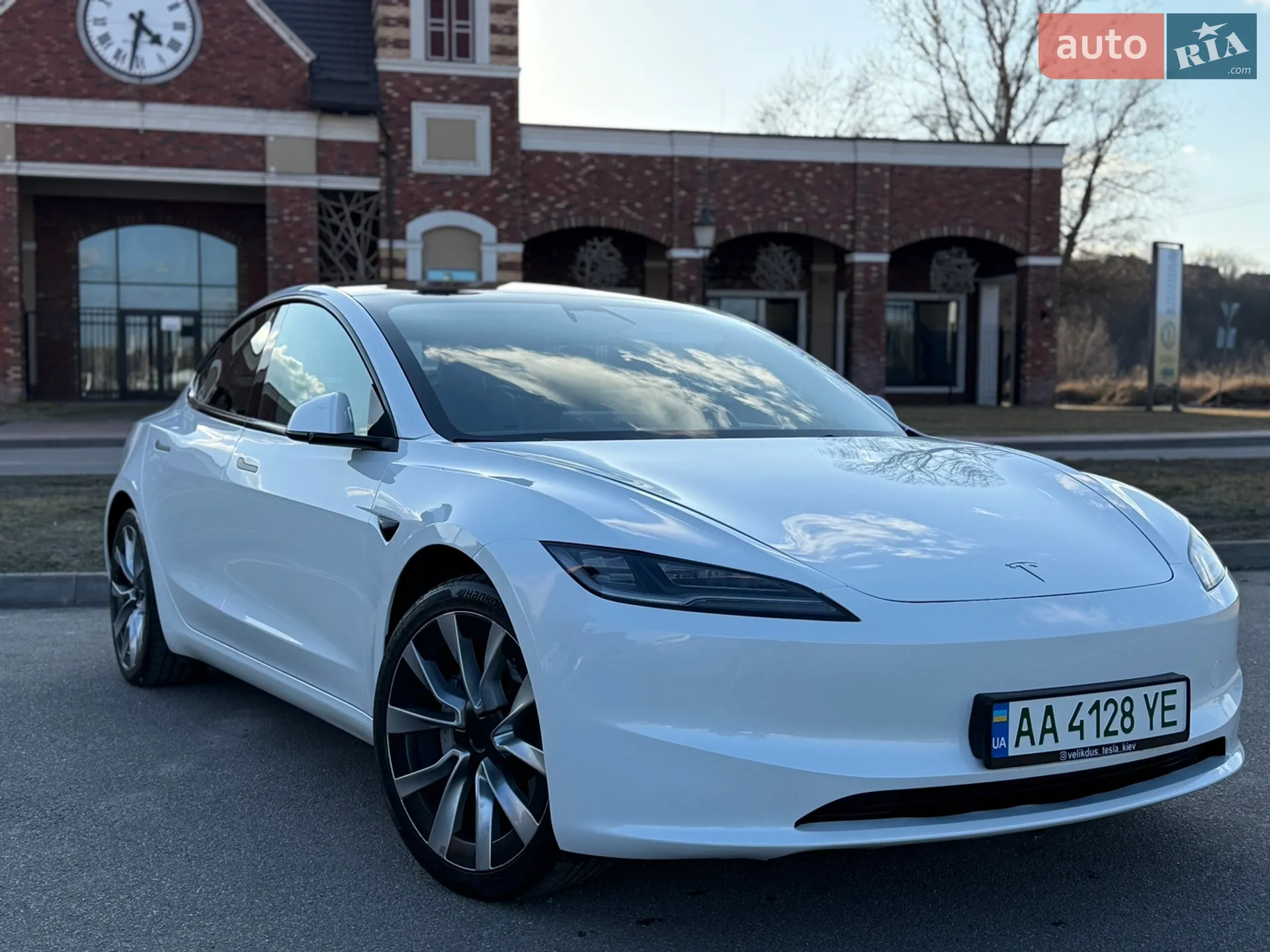 2024 Tesla Model 3 - мініатюра 3