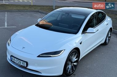 Седан Tesla Model 3 2024 в Киеве