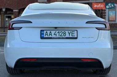 Седан Tesla Model 3 2024 в Киеве