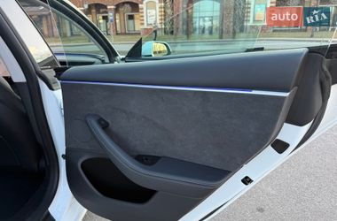 Седан Tesla Model 3 2024 в Киеве