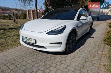 Седан Tesla Model 3 2023 в Львове