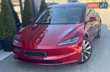 Седан Tesla Model 3 2024 в Івано-Франківську