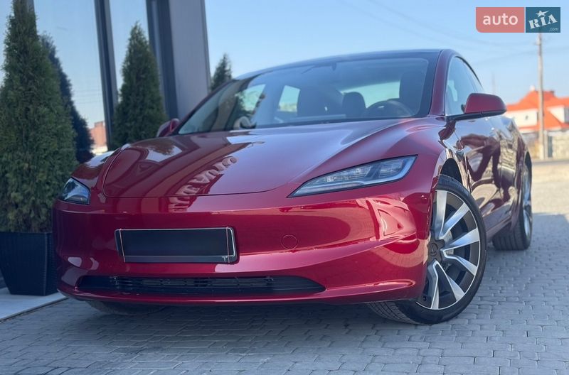 Седан Tesla Model 3 2024 в Ивано-Франковске