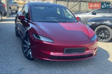 Седан Tesla Model 3 2024 в Ивано-Франковске