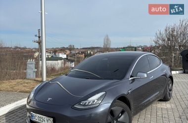 Седан Tesla Model 3 2020 в Жовкві