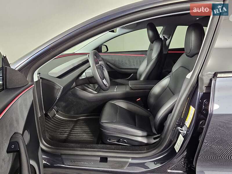 Седан Tesla Model 3 2025 в Львове