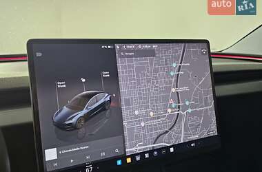 Седан Tesla Model 3 2025 в Львове