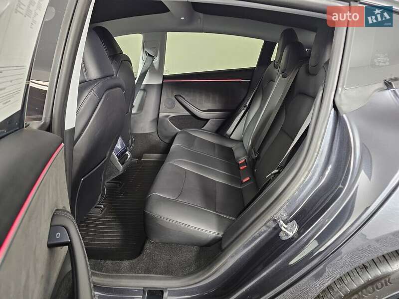 Седан Tesla Model 3 2025 в Львове