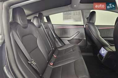 Седан Tesla Model 3 2025 в Львове