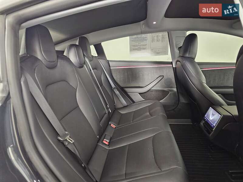 Седан Tesla Model 3 2025 в Львове