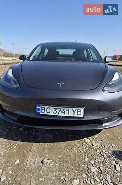 Седан Tesla Model 3 2022 в Львове
