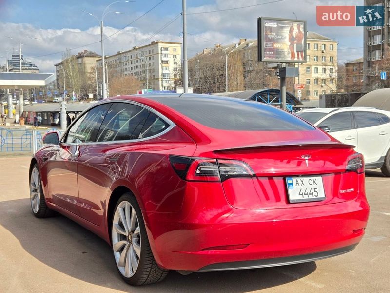 Седан Tesla Model 3 2019 в Киеве