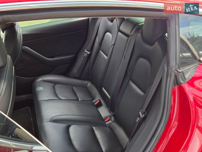 Седан Tesla Model 3 2019 в Киеве