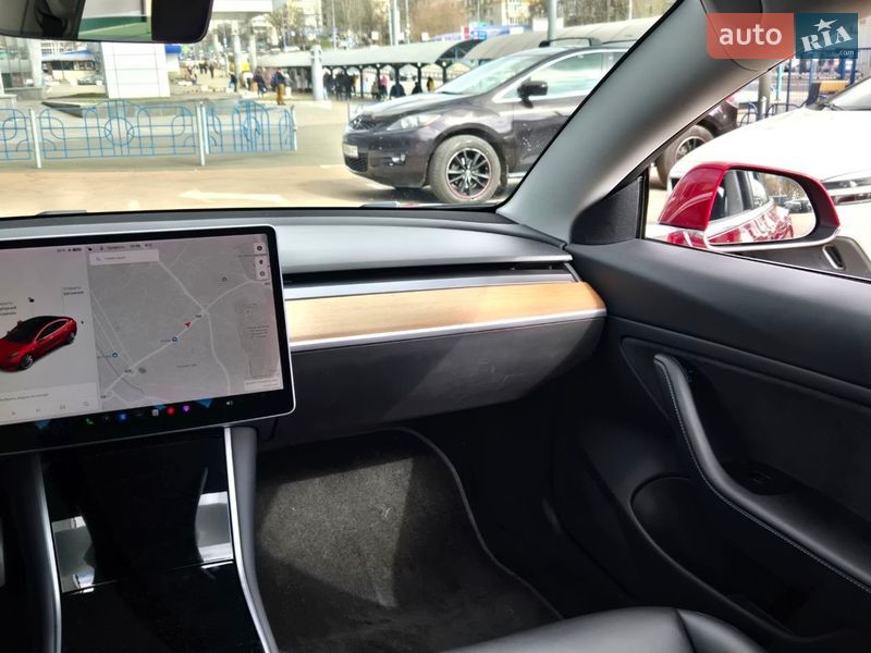 Седан Tesla Model 3 2019 в Киеве