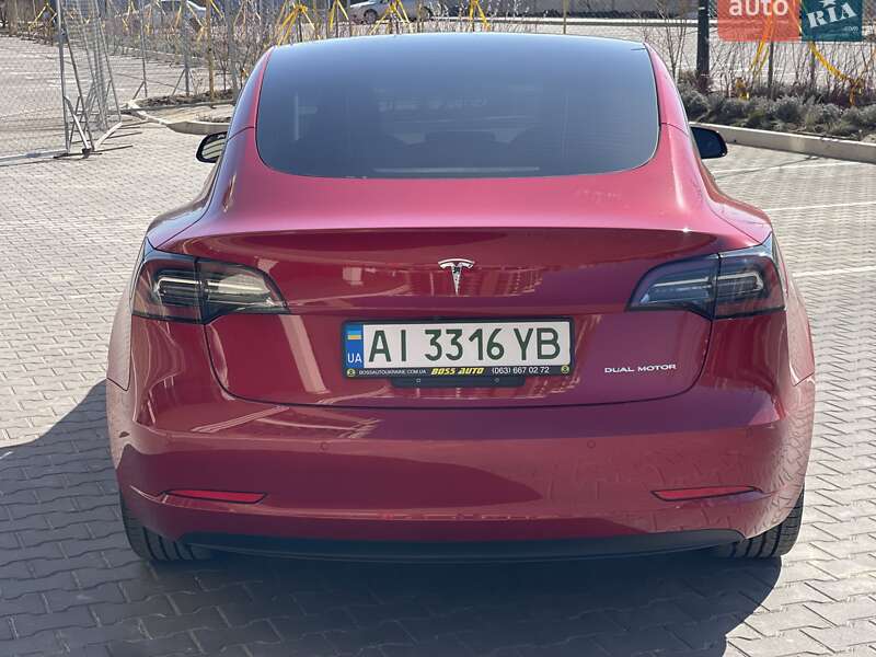 Седан Tesla Model 3 2022 в Киеве
