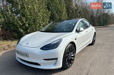 Седан Tesla Model 3 2022 в Ровно