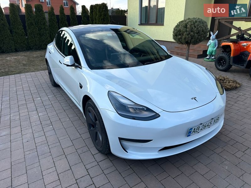 Седан Tesla Model 3 2022 в Виннице