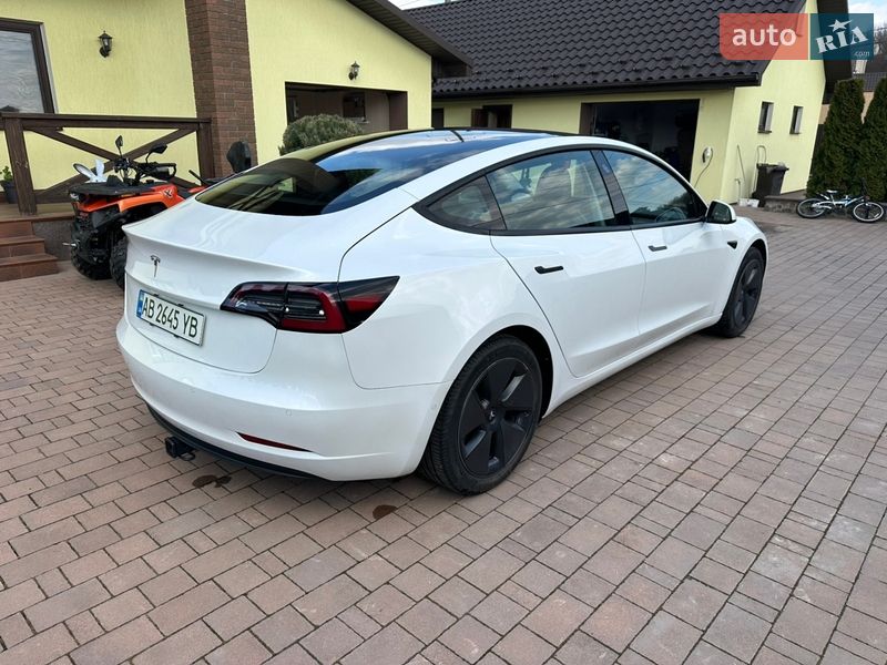 Седан Tesla Model 3 2022 в Виннице