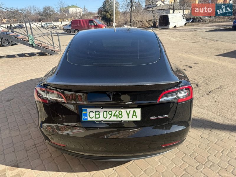 Седан Tesla Model 3 2023 в Киеве