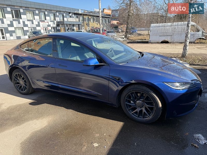 Седан Tesla Model 3 2024 в Києві