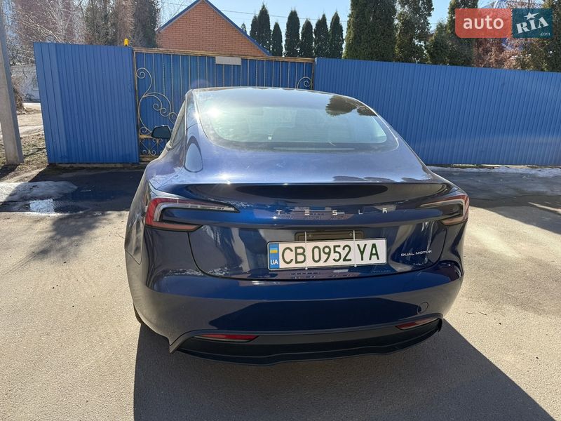 Седан Tesla Model 3 2024 в Києві