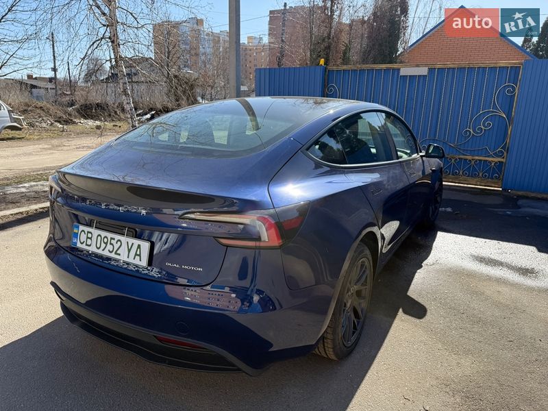 Седан Tesla Model 3 2024 в Києві