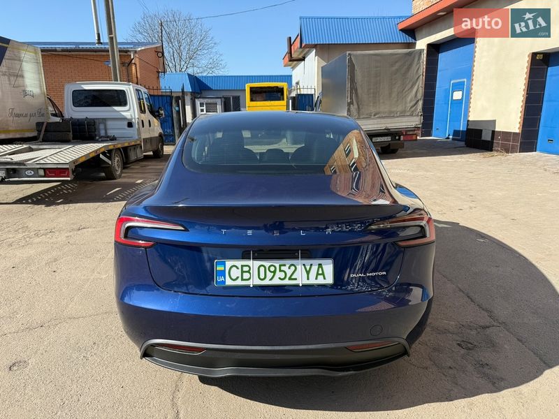 Седан Tesla Model 3 2024 в Києві