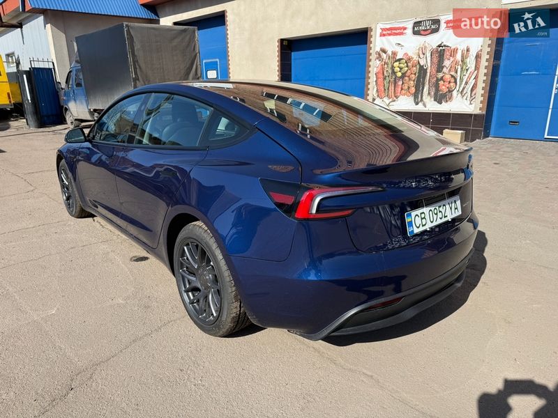 Седан Tesla Model 3 2024 в Києві