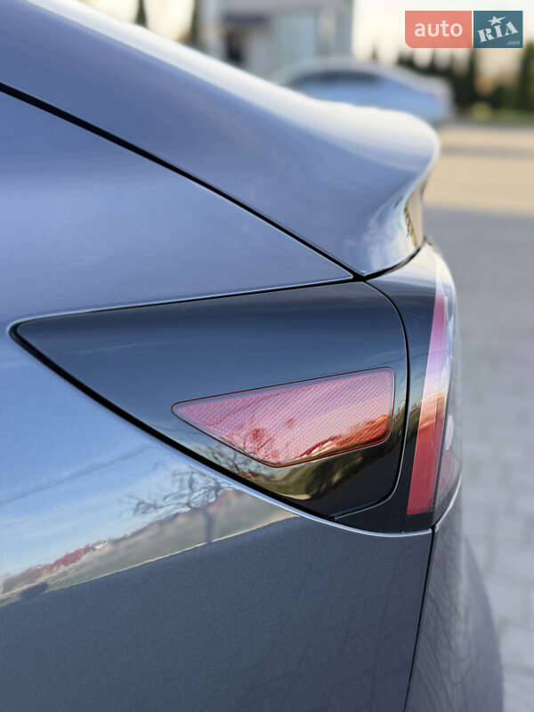 Седан Tesla Model 3 2023 в Стрию