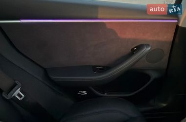Седан Tesla Model 3 2024 в Ровно