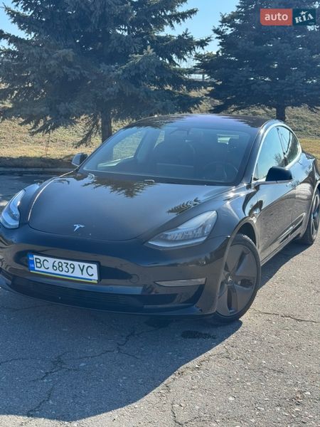 Tesla Model 3 2019