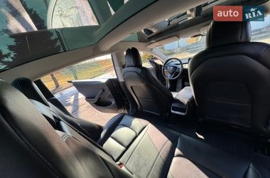Седан Tesla Model 3 2019 в Благовещенском
