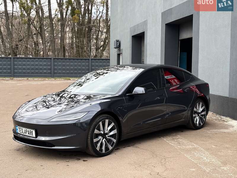 Седан Tesla Model 3 2024 в Киеве