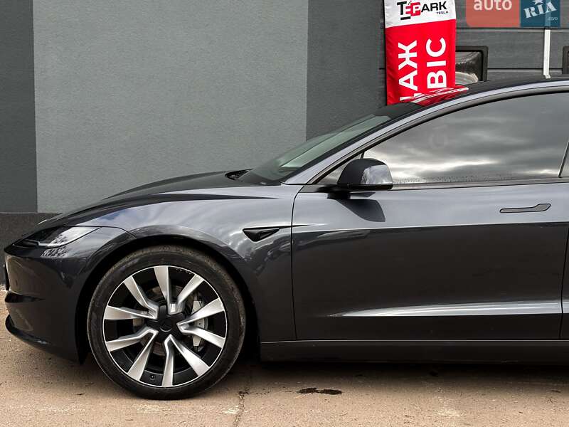 Седан Tesla Model 3 2024 в Киеве