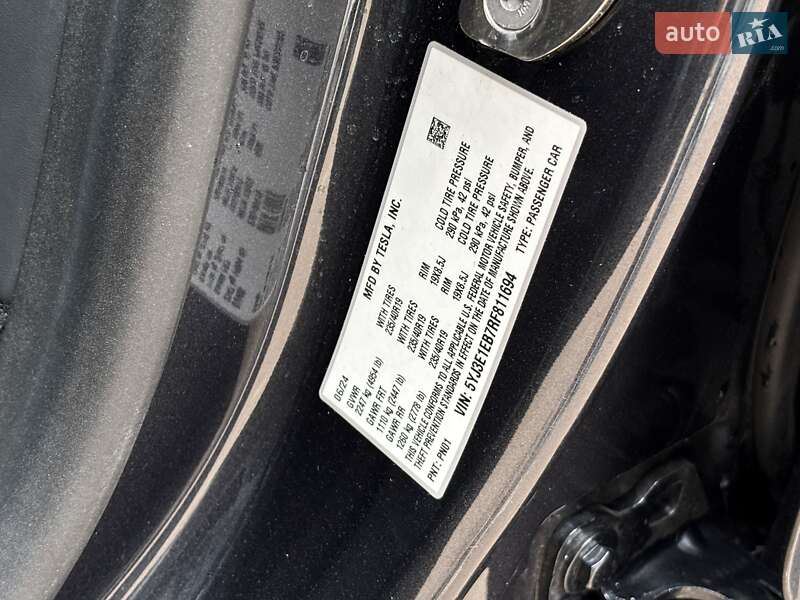 Седан Tesla Model 3 2024 в Киеве