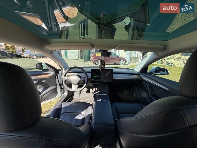 Седан Tesla Model 3 2022 в Львові