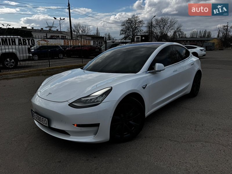 Седан Tesla Model 3 2019 в Николаеве