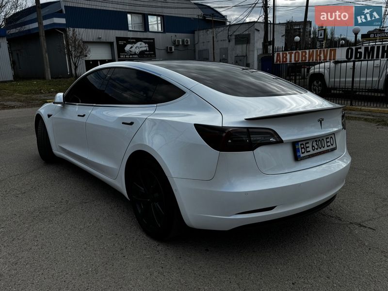 Седан Tesla Model 3 2019 в Николаеве