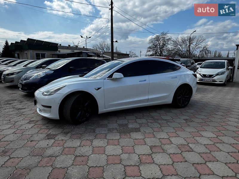 Седан Tesla Model 3 2019 в Николаеве