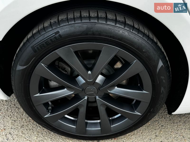 Седан Tesla Model 3 2019 в Николаеве