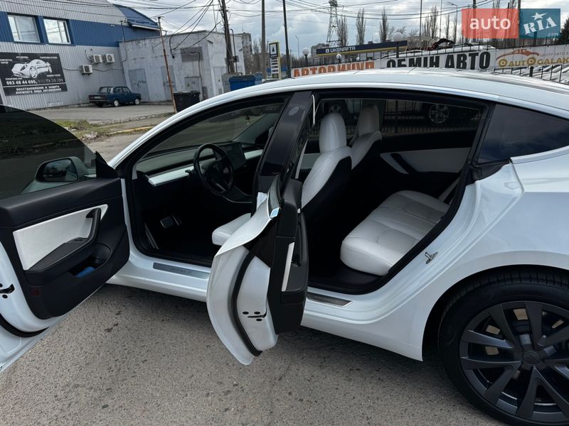 Седан Tesla Model 3 2019 в Николаеве