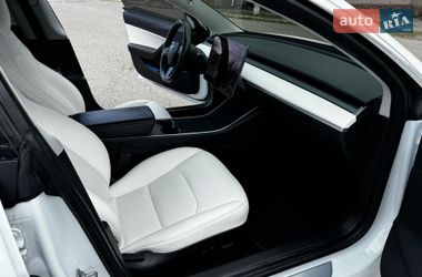 Седан Tesla Model 3 2019 в Николаеве