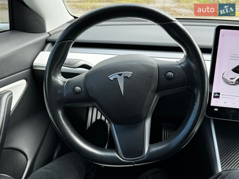 Седан Tesla Model 3 2019 в Николаеве