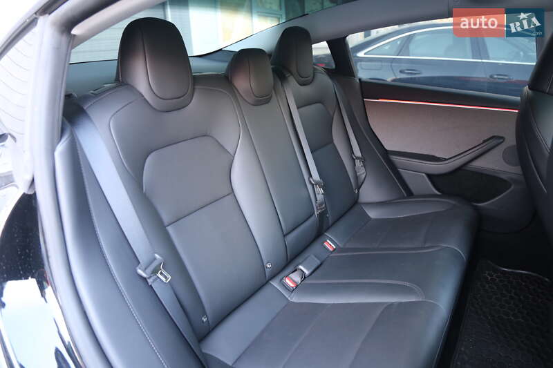 Седан Tesla Model 3 2024 в Києві