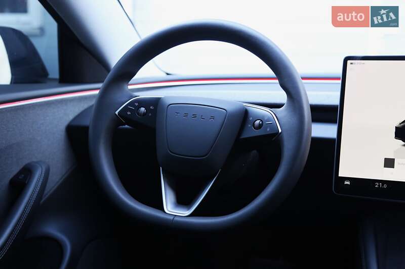 Седан Tesla Model 3 2024 в Києві