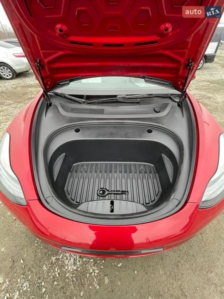 Седан Tesla Model 3 2022 в Білій Церкві