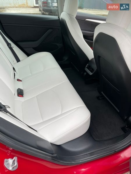 Седан Tesla Model 3 2022 в Білій Церкві
