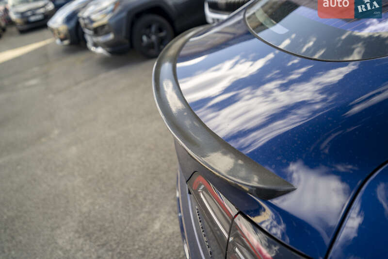 Седан Tesla Model 3 2018 в Киеве