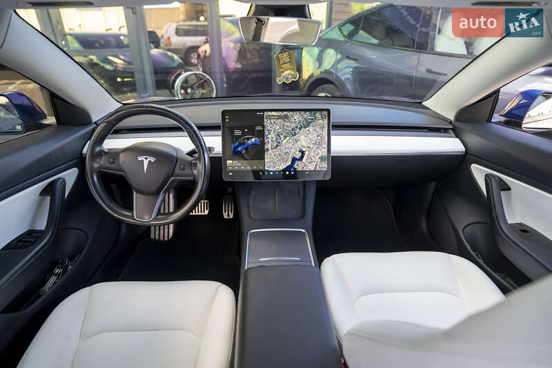 Седан Tesla Model 3 2018 в Киеве