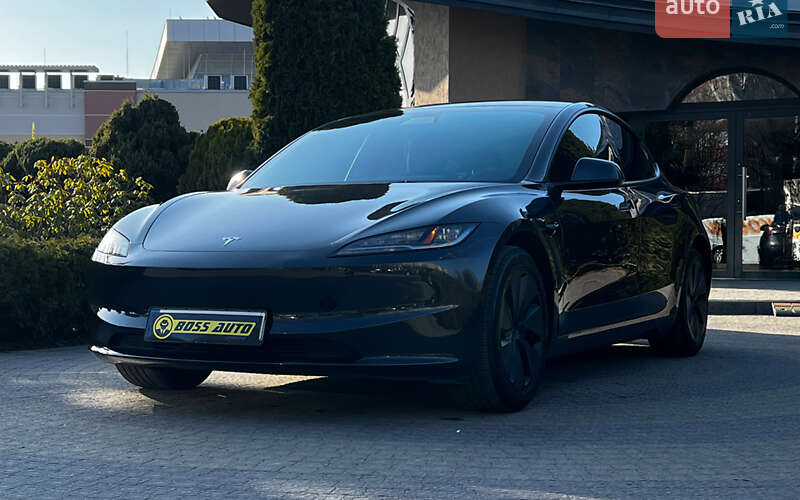 Седан Tesla Model 3 2024 в Львові